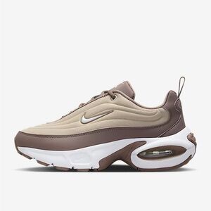 Nike Athletic Shoes in Brown and Cream